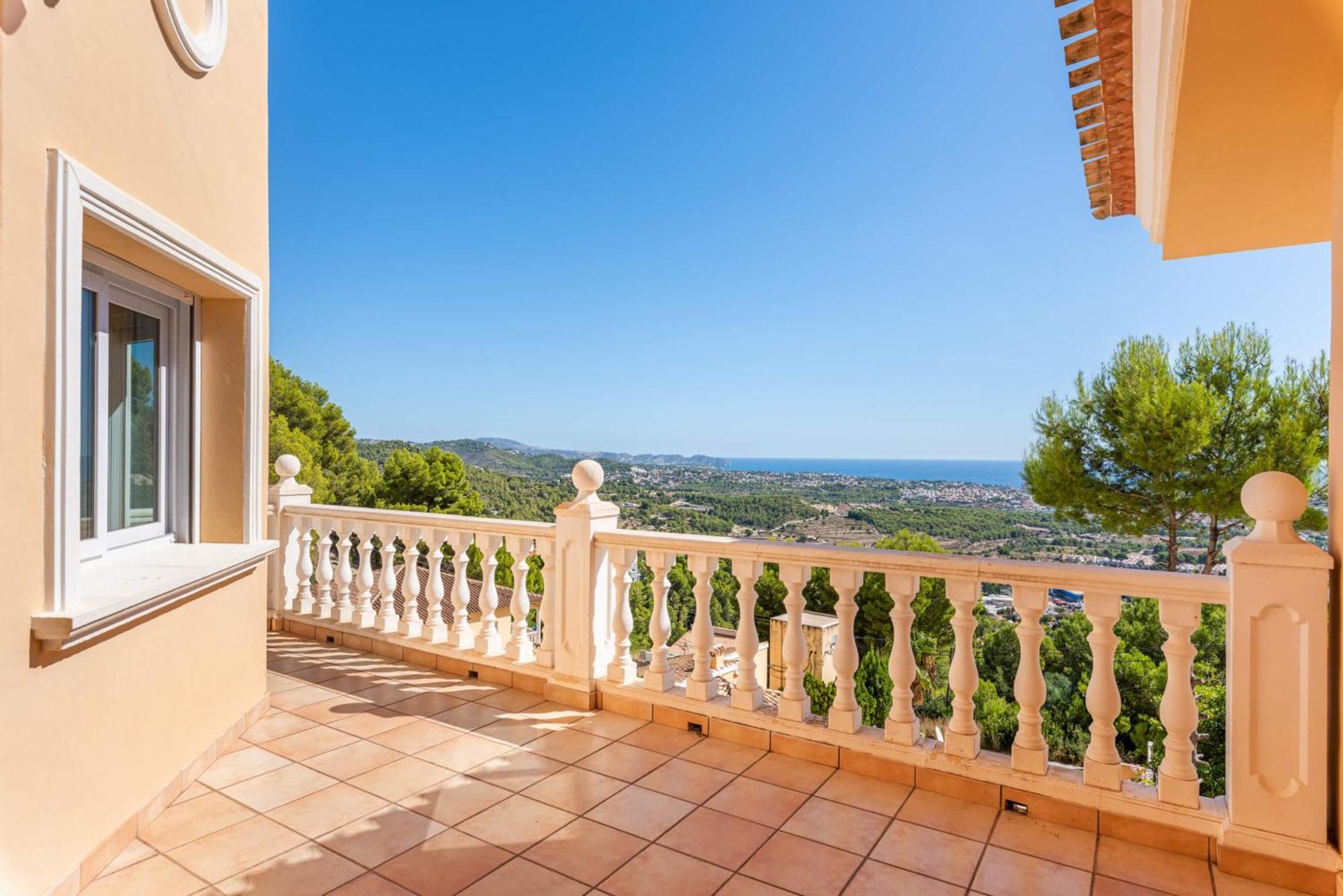 Ros - Plusholidays Calp
