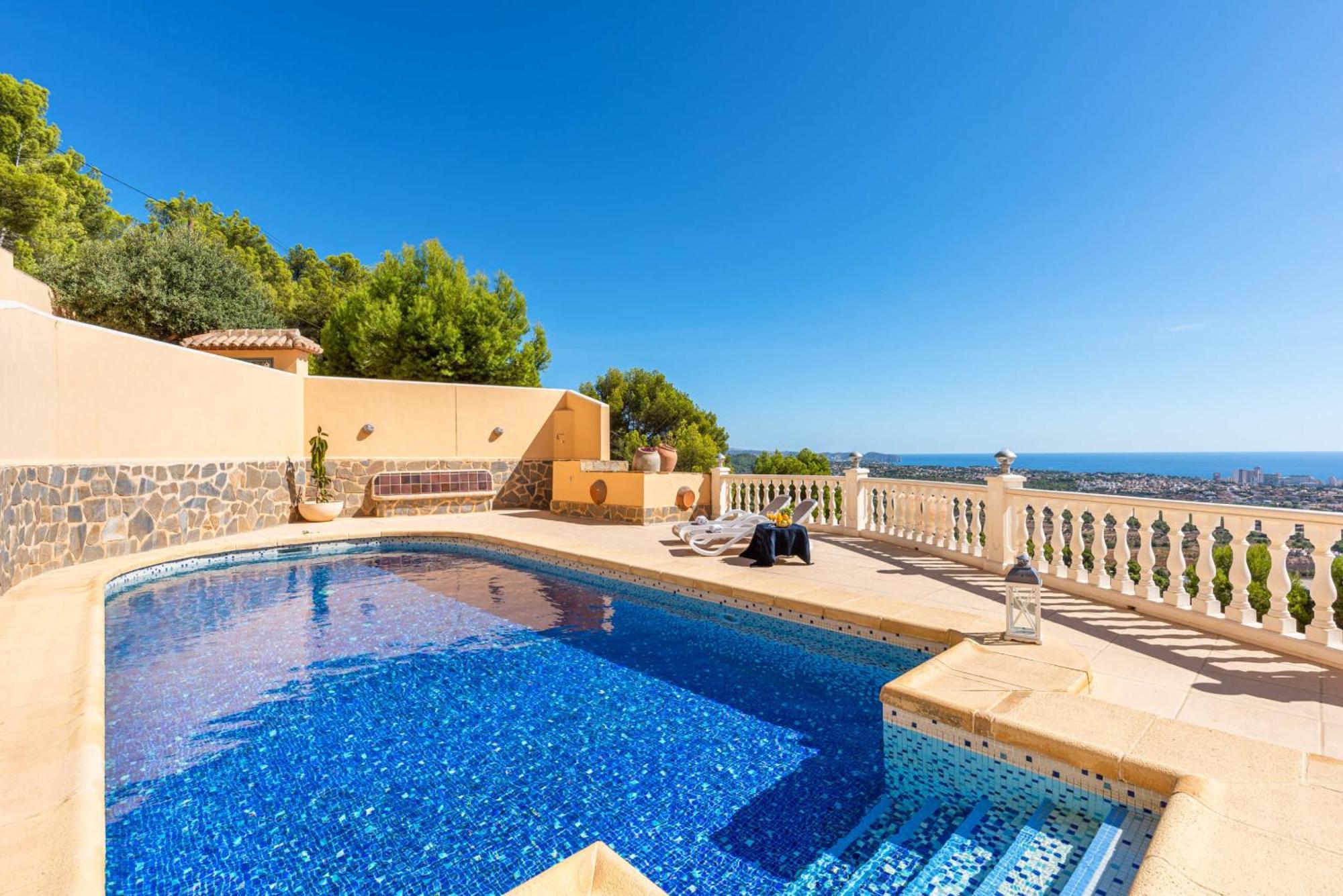 Ros - Plusholidays Calp