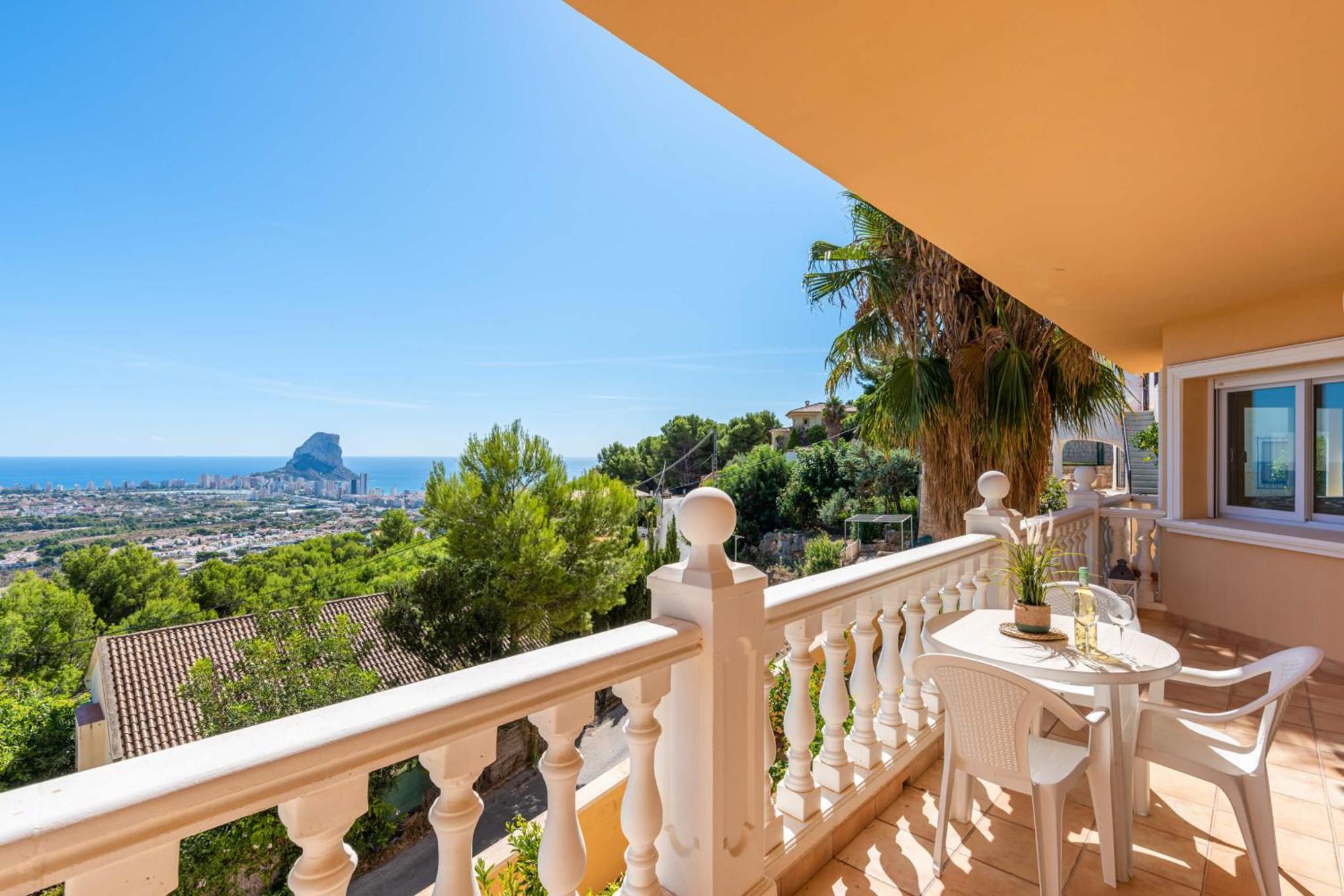 Ros - Plusholidays * Calp