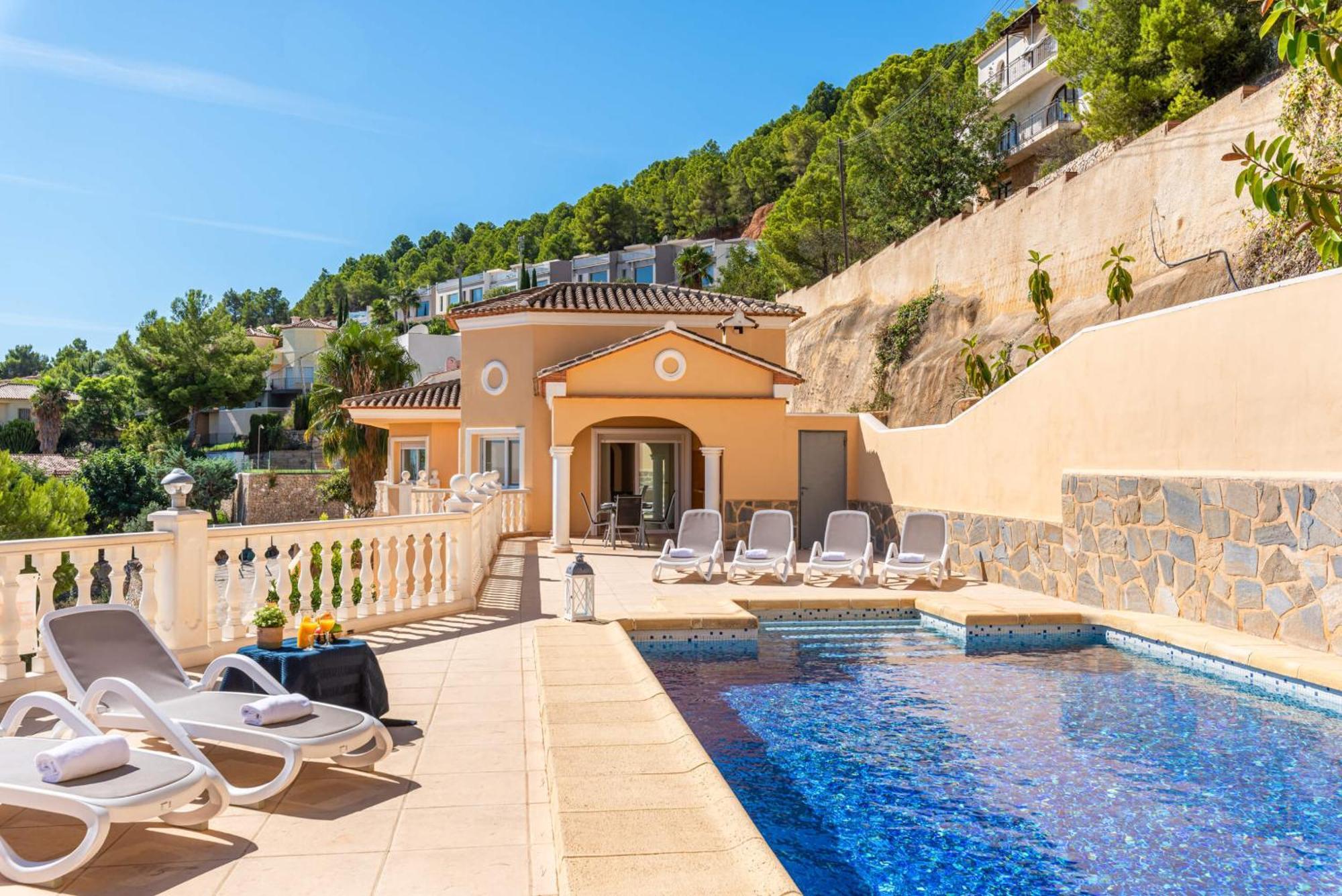 Ros - Plusholidays Calp