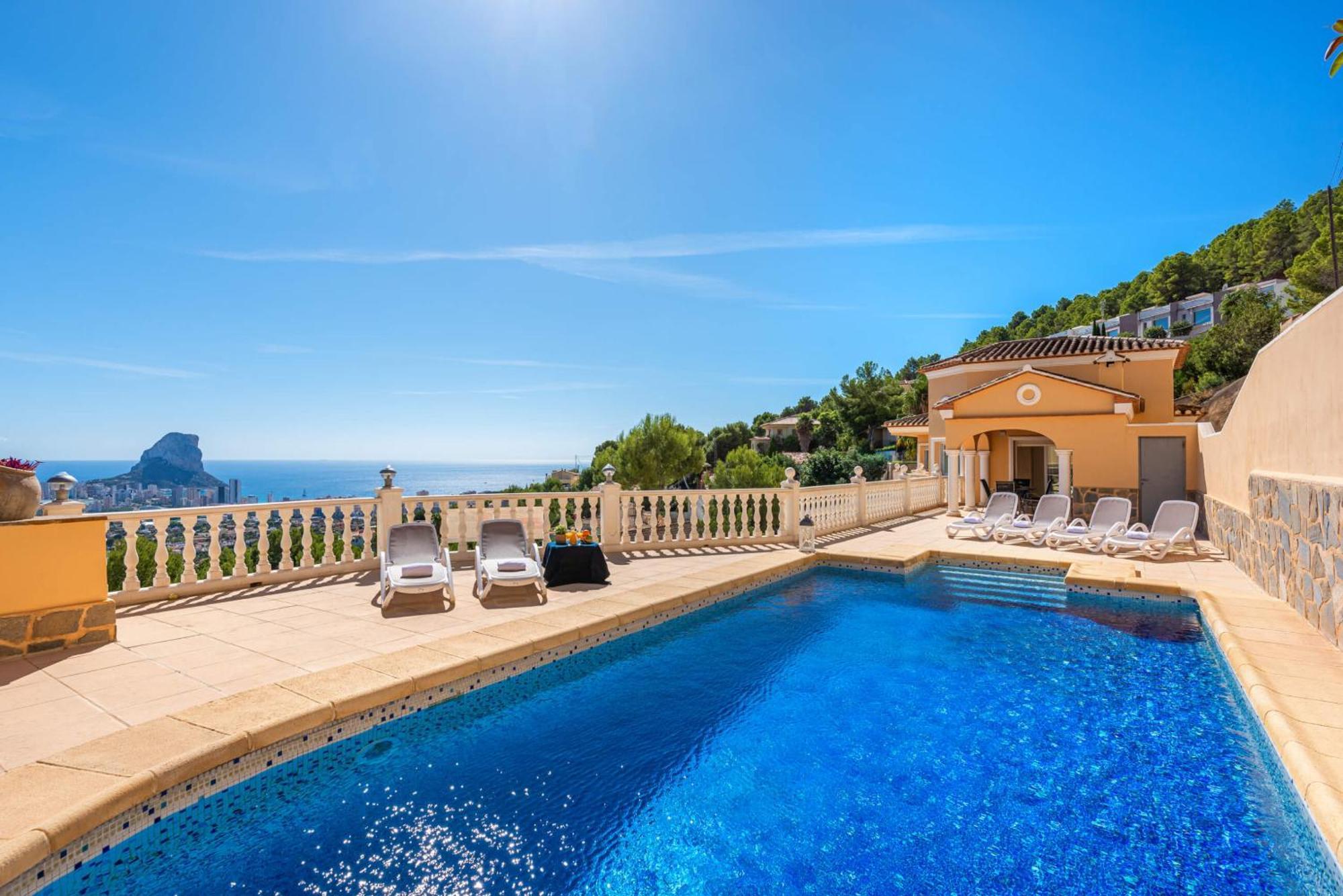 Ros - Plusholidays Villa *